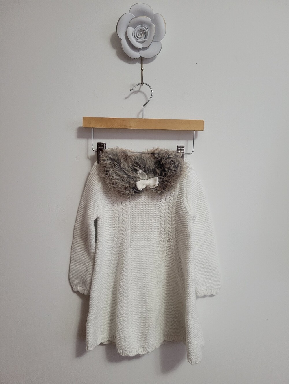 Tahari White Knit Baby Dress With Faux Fur Collar 24m